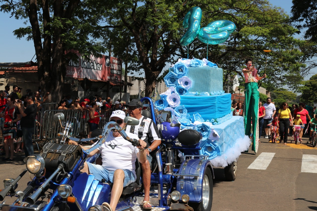 Desfile Cívico e bolo comemorativo marcam 38 anos de Sarandi